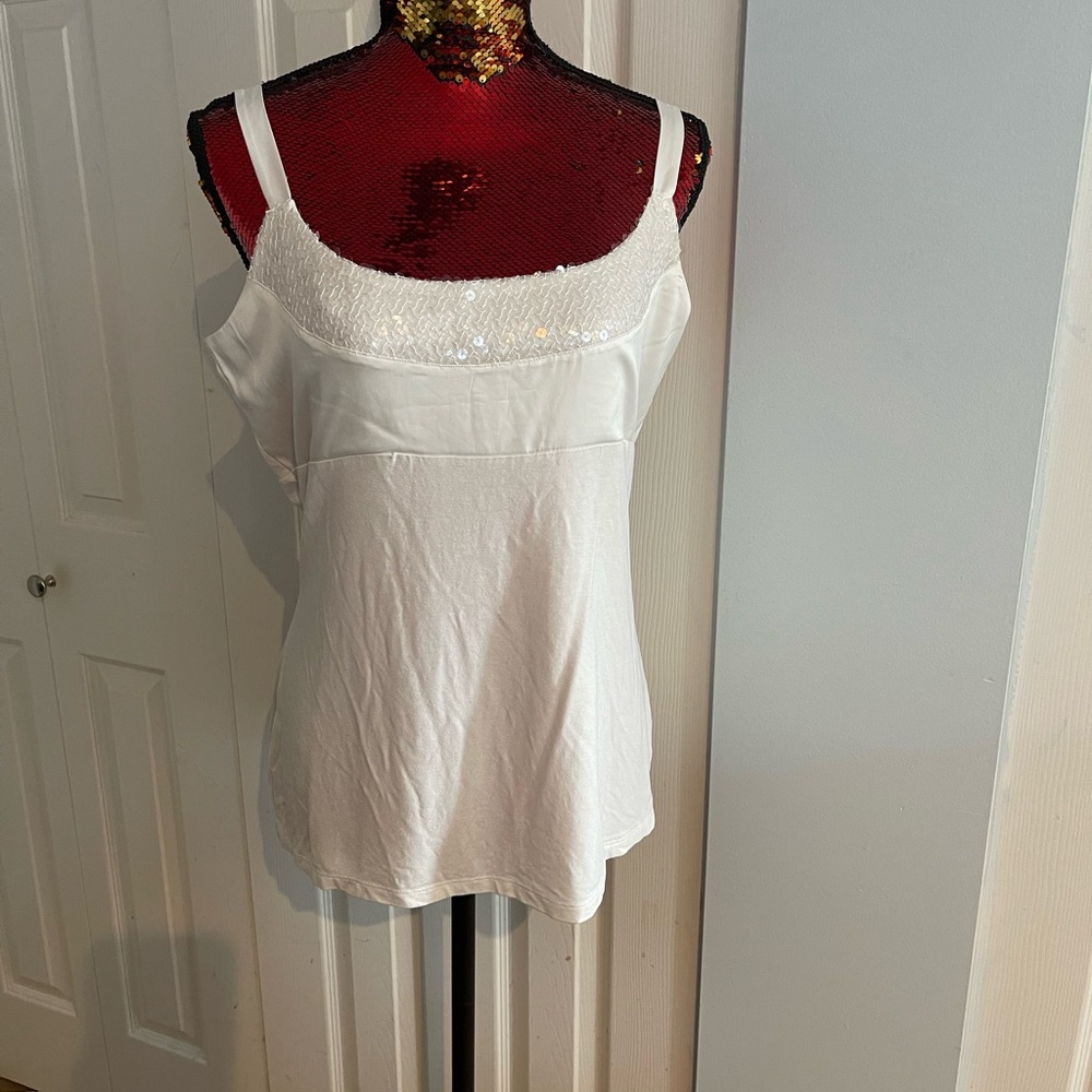 White detailed tank top